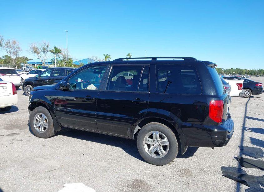Photo 14 of 2005 Honda Pilot EX-L (VIN 5FNYF18525B051600)