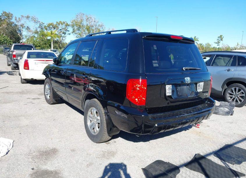 Photo 3 of 2005 Honda Pilot EX-L (VIN 5FNYF18525B051600)