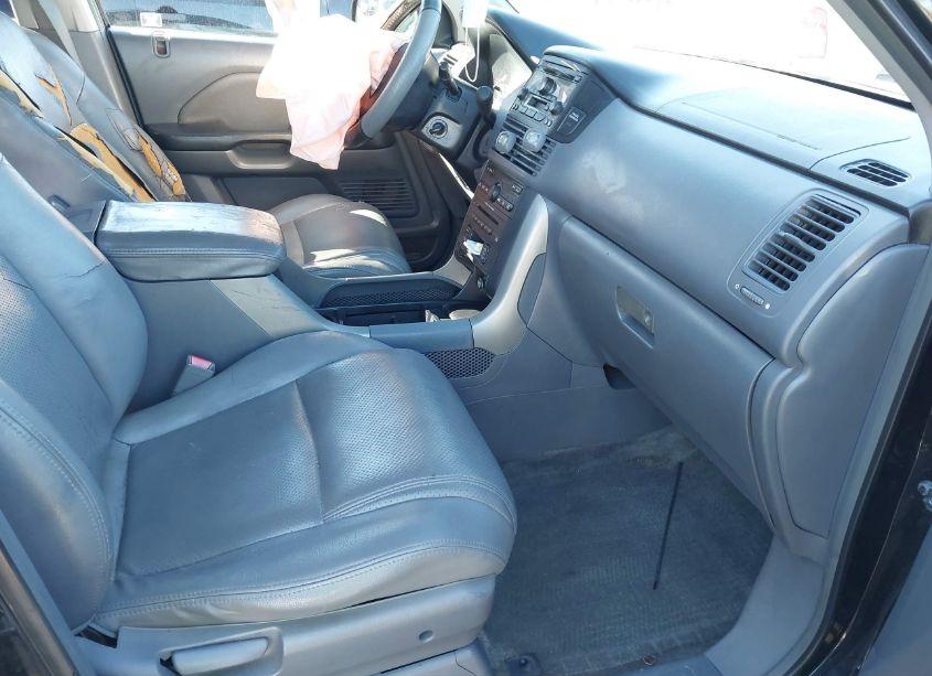 Photo 5 of 2005 Honda Pilot EX-L (VIN 5FNYF18525B051600)