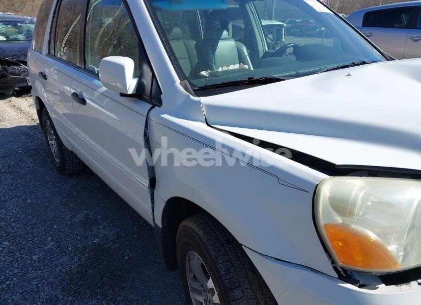 Photo 17 of 2005 Honda Pilot EX-L (VIN 5FNYF18525B064587)