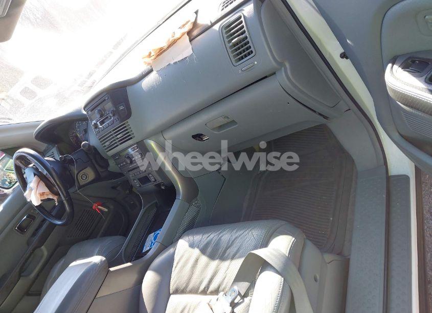 Photo 5 of 2005 Honda Pilot EX-L (VIN 5FNYF18525B064587)