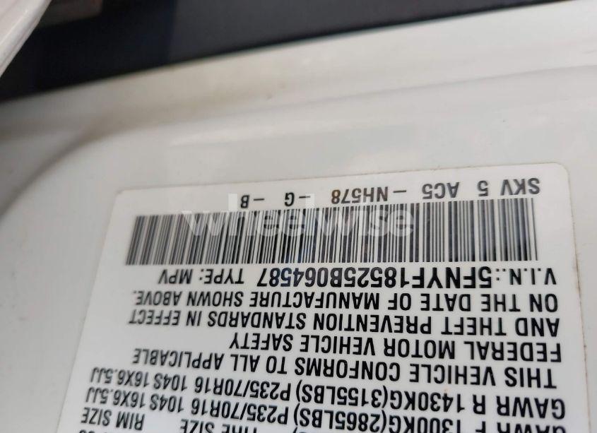 Photo 9 of 2005 Honda Pilot EX-L (VIN 5FNYF18525B064587)