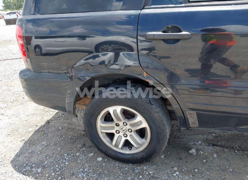 Photo 13 of 2004 Honda Pilot EX-L (VIN 5FNYF18534B005062)