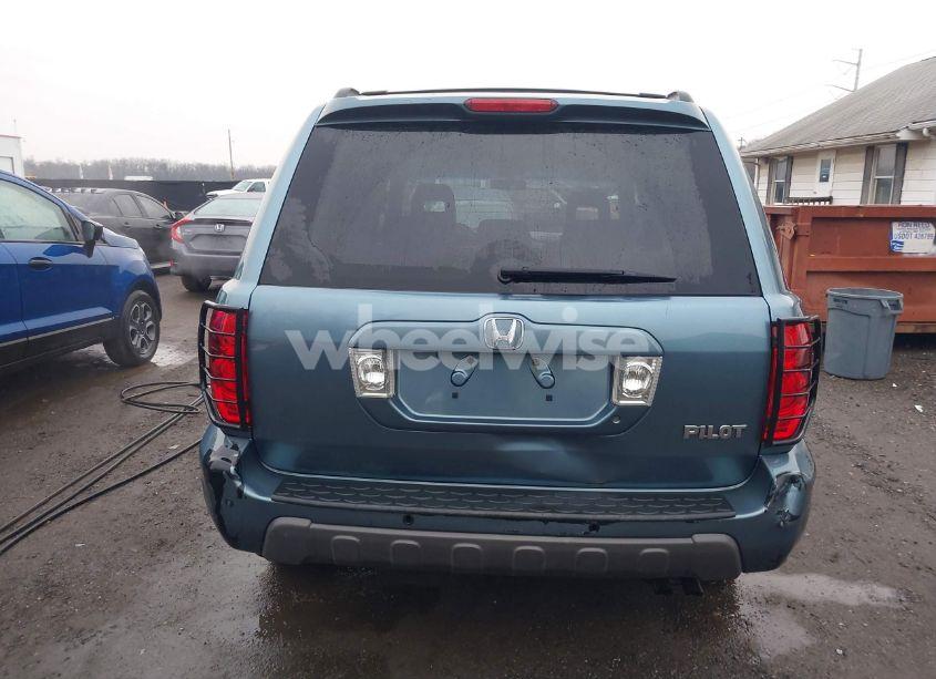 Photo 16 of 2005 Honda Pilot EX-L (VIN 5FNYF18535B020548)