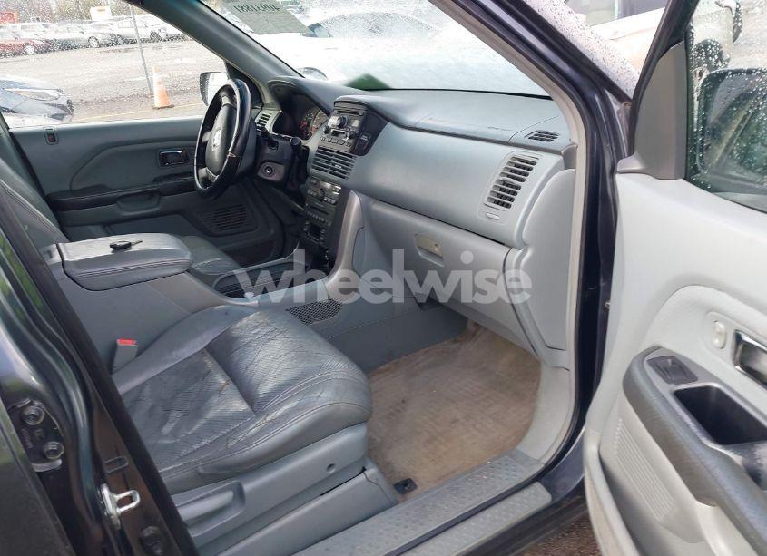 Photo 5 of 2005 Honda Pilot EX-L (VIN 5FNYF18535B053100)