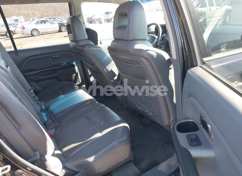 Photo 8 of 2005 Honda Pilot EX-L (VIN 5FNYF18535B054313)