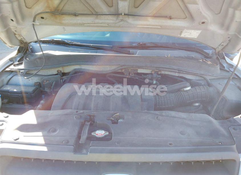 Photo 10 of 2005 Honda Pilot EX-L (VIN 5FNYF18535B058815)