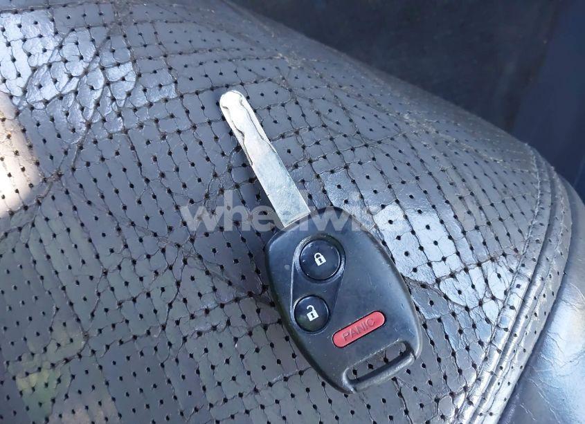 Photo 11 of 2005 Honda Pilot EX-L (VIN 5FNYF18535B058815)