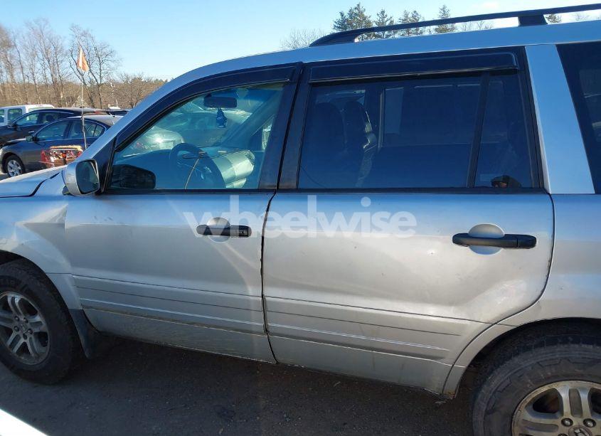 Photo 14 of 2005 Honda Pilot EX-L (VIN 5FNYF18535B058815)