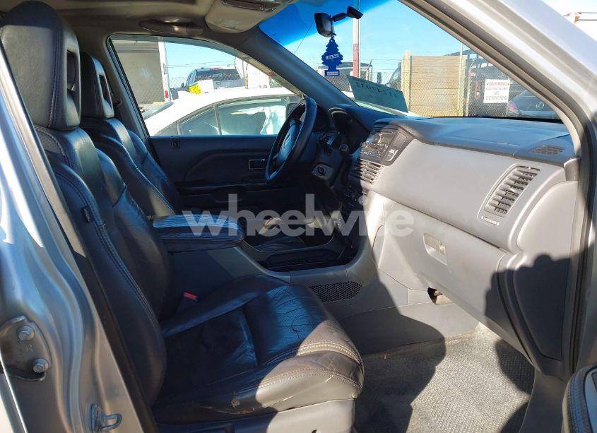 Photo 5 of 2005 Honda Pilot EX-L (VIN 5FNYF18535B058815)