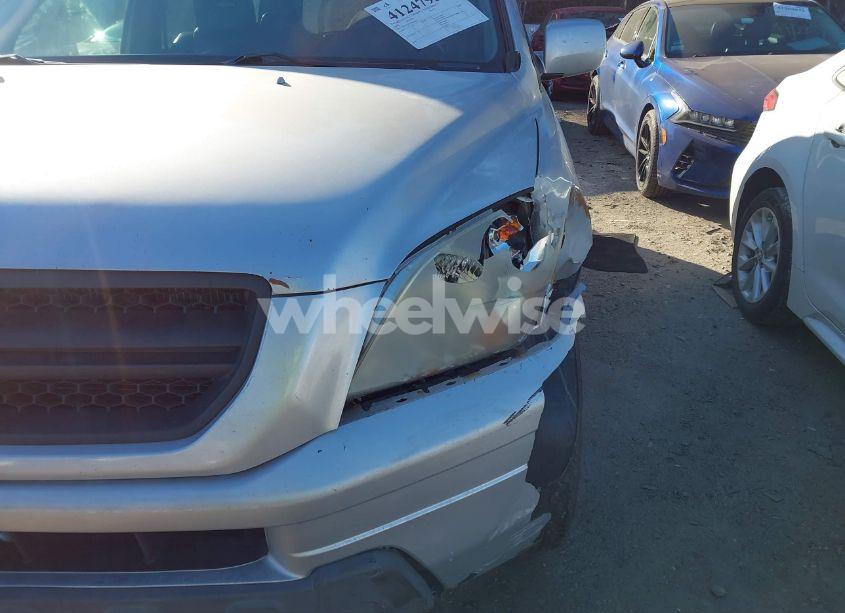 Photo 6 of 2005 Honda Pilot EX-L (VIN 5FNYF18535B058815)