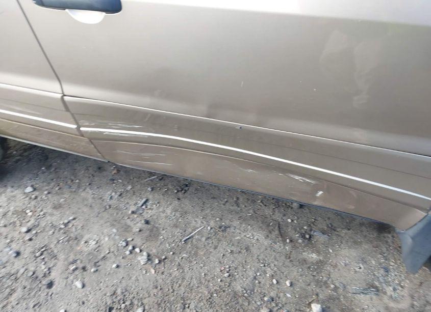 Photo 17 of 2005 Honda Pilot EX-L (VIN 5FNYF18535B059799)