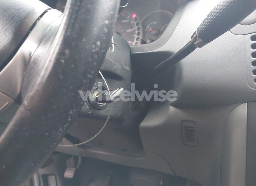 Photo 11 of 2005 Honda Pilot EX-L (VIN 5FNYF18535B063853)