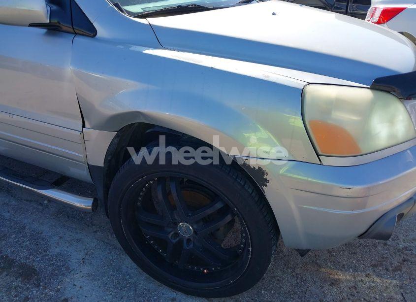 Photo 13 of 2005 Honda Pilot EX-L (VIN 5FNYF18535B063853)