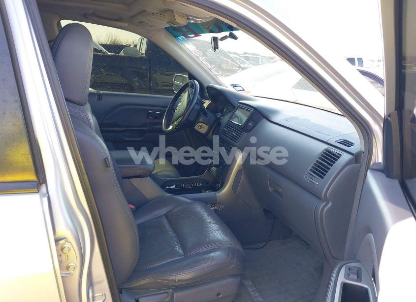 Photo 5 of 2005 Honda Pilot EX-L (VIN 5FNYF18535B063853)