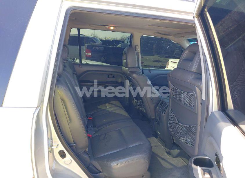 Photo 8 of 2005 Honda Pilot EX-L (VIN 5FNYF18535B063853)