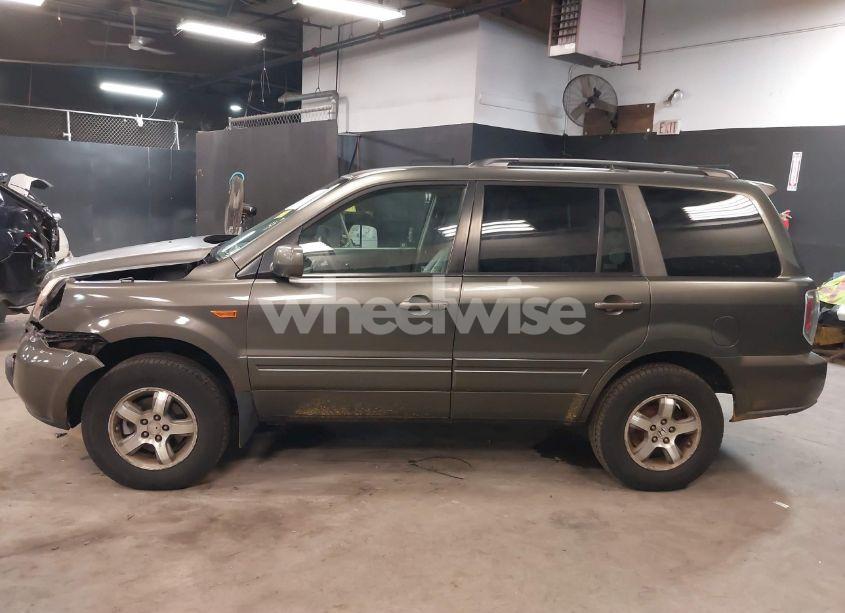 Photo 14 of 2006 Honda Pilot EX-L (VIN 5FNYF18536B023550)