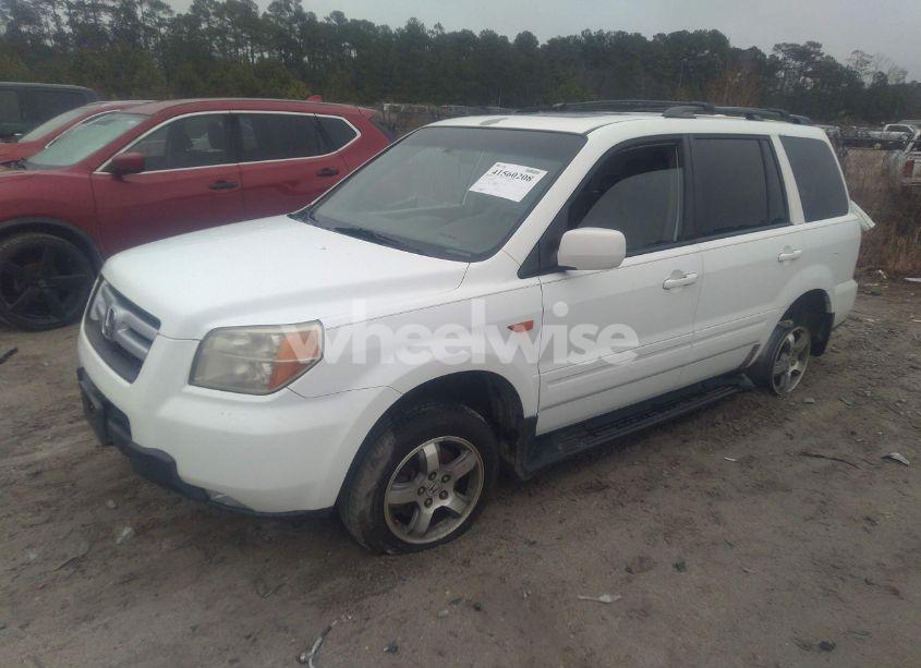 Photo 2 of 2007 Honda Pilot EX-L (VIN 5FNYF18547B013191)