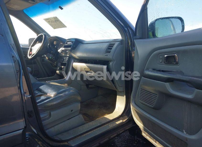 Photo 5 of 2005 Honda Pilot EX-L (VIN 5FNYF18555B005162)