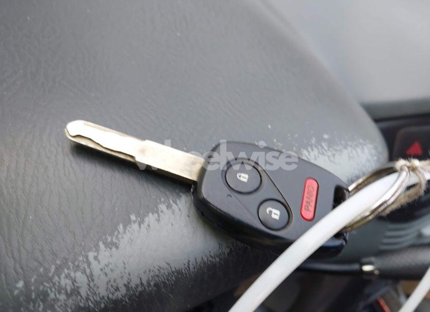 Photo 11 of 2005 Honda Pilot EX-L (VIN 5FNYF18555B020678)