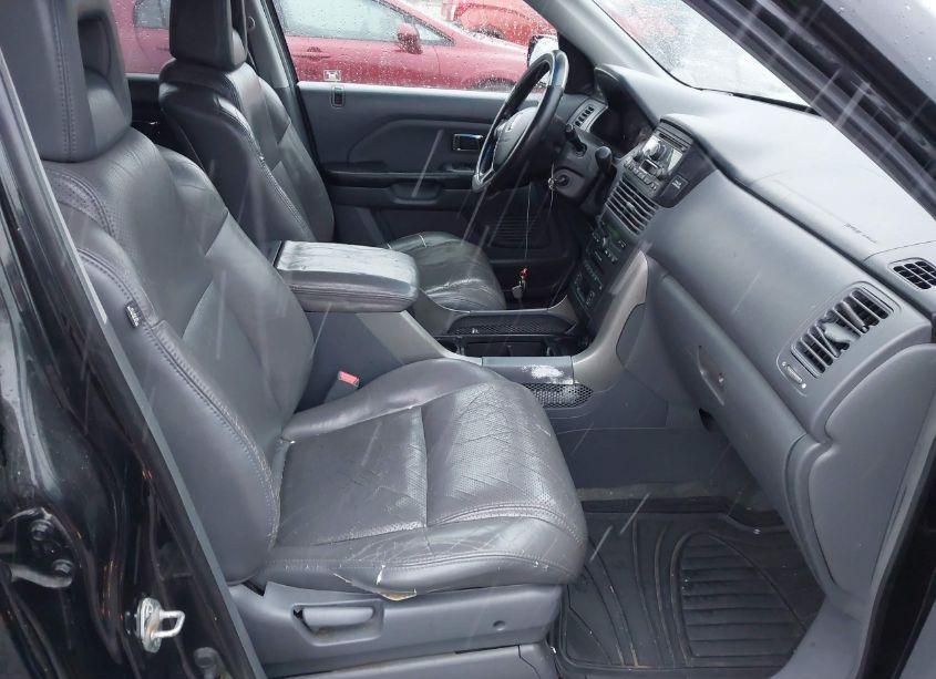 Photo 5 of 2005 Honda Pilot EXL (VIN 5FNYF18555B034127)