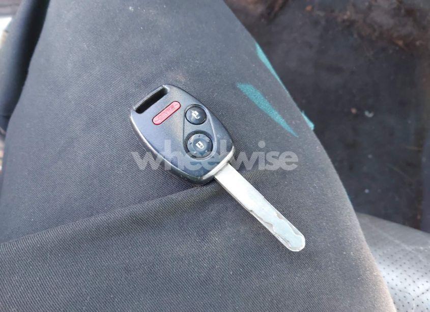 Photo 11 of 2005 Honda Pilot EX-L (VIN 5FNYF18555B034600)