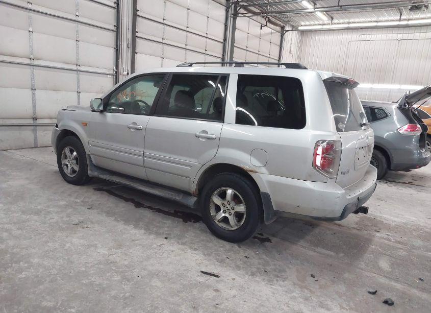 Photo 3 of 2007 Honda Pilot EX-L (VIN 5FNYF18557B005696)
