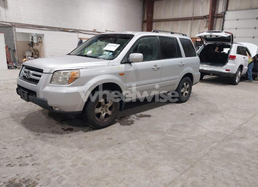 Photo 2 of 2008 Honda Pilot EX-L (VIN 5FNYF18558B048338)