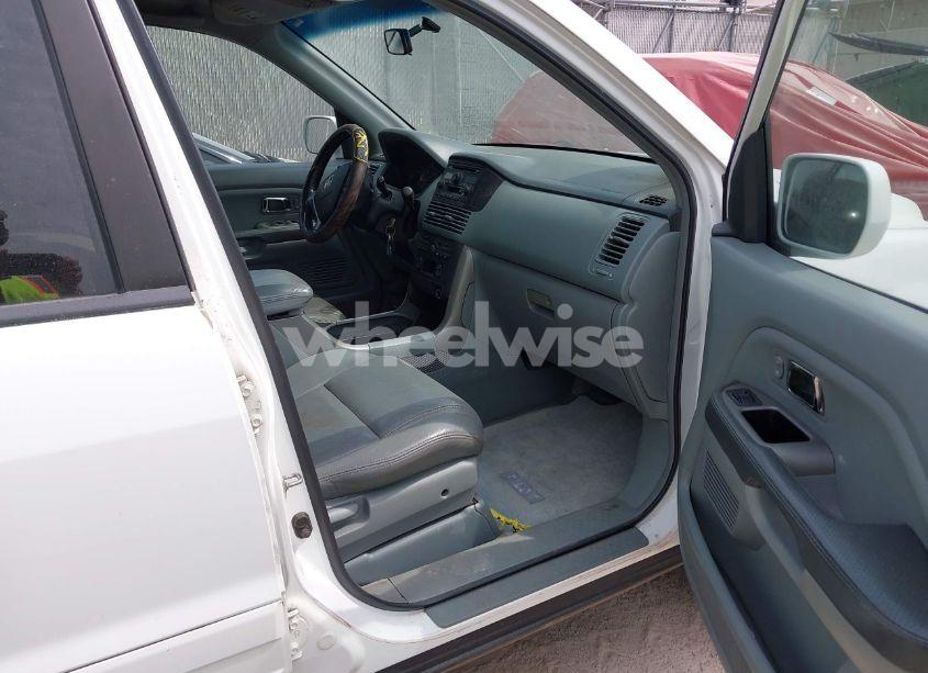 Photo 5 of 2004 Honda Pilot EX-L (VIN 5FNYF18564B008618)