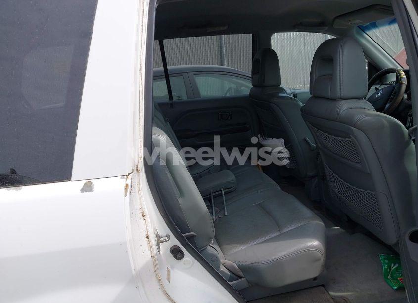 Photo 8 of 2004 Honda Pilot EX-L (VIN 5FNYF18564B008618)