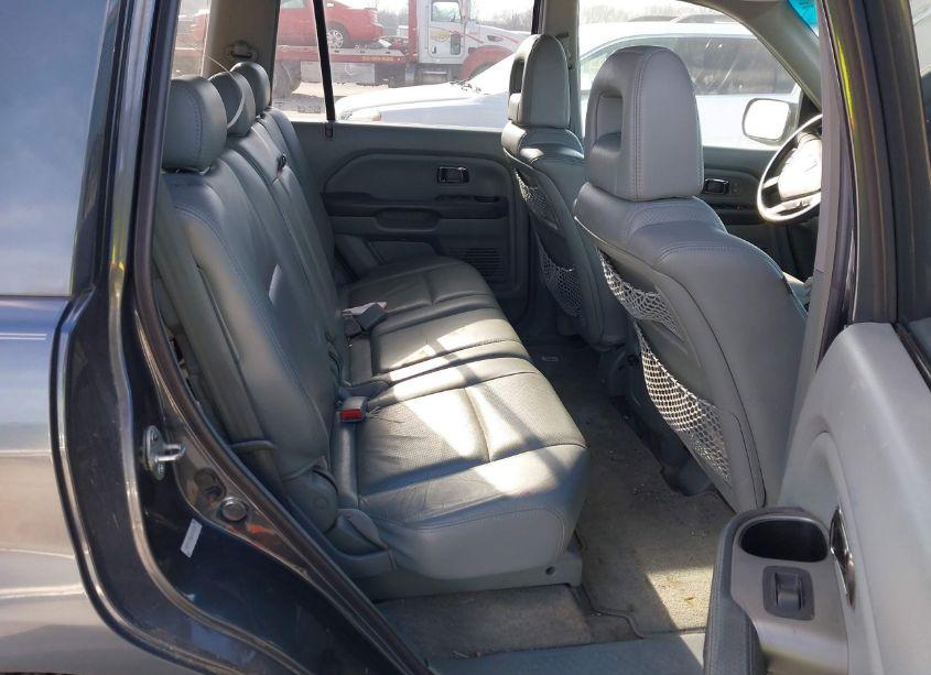 Photo 8 of 2005 Honda Pilot EX-L (VIN 5FNYF18565B004439)