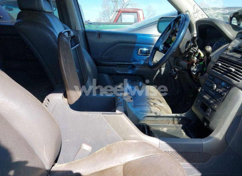 Photo 5 of 2005 Honda Pilot EX-L (VIN 5FNYF18565B028658)