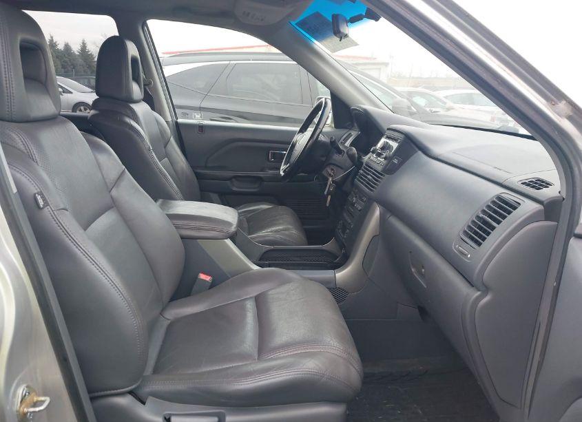 Photo 5 of 2005 Honda Pilot EX-L (VIN 5FNYF18565B034881)