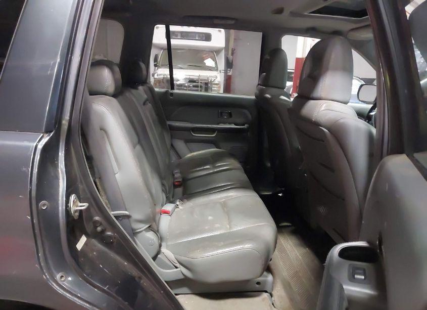 Photo 8 of 2005 Honda Pilot EX-L (VIN 5FNYF18565B053107)