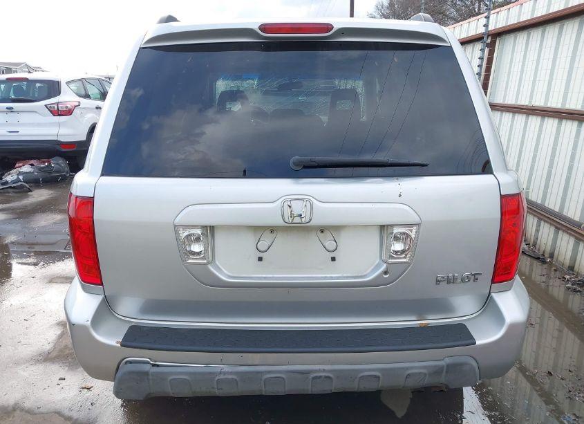 Photo 17 of 2005 Honda Pilot EX-L (VIN 5FNYF18575B009679)