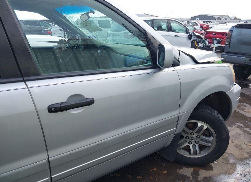 Photo 21 of 2005 Honda Pilot EX-L (VIN 5FNYF18575B009679)