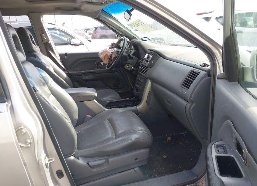 Photo 5 of 2005 Honda Pilot EX-L (VIN 5FNYF18575B009679)