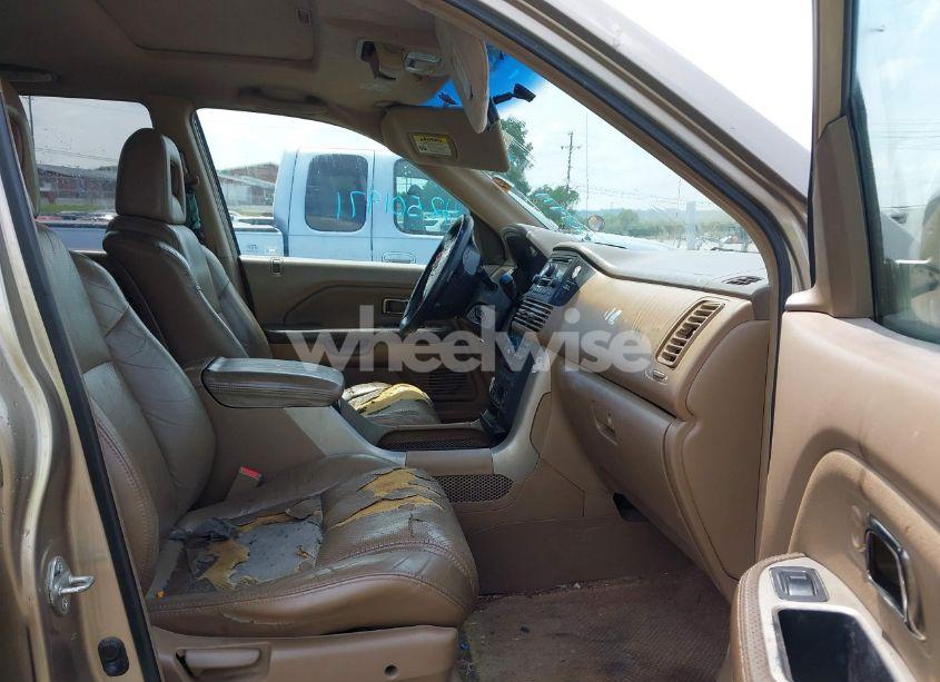 Photo 5 of 2005 Honda Pilot EX-L (VIN 5FNYF18575B018088)