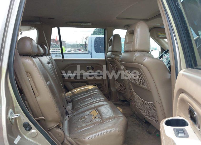 Photo 8 of 2005 Honda Pilot EX-L (VIN 5FNYF18575B018088)