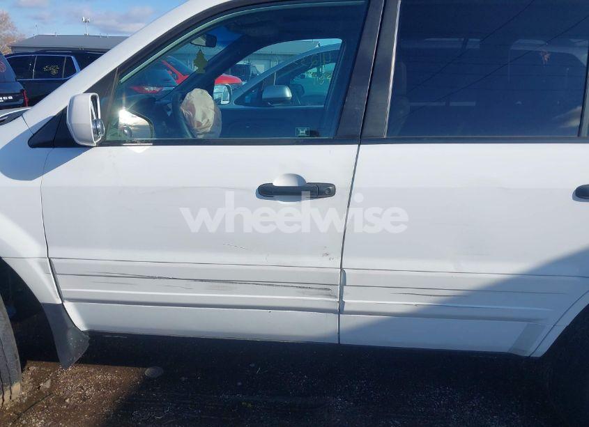 Photo 14 of 2005 Honda Pilot EX-L (VIN 5FNYF18575B043377)