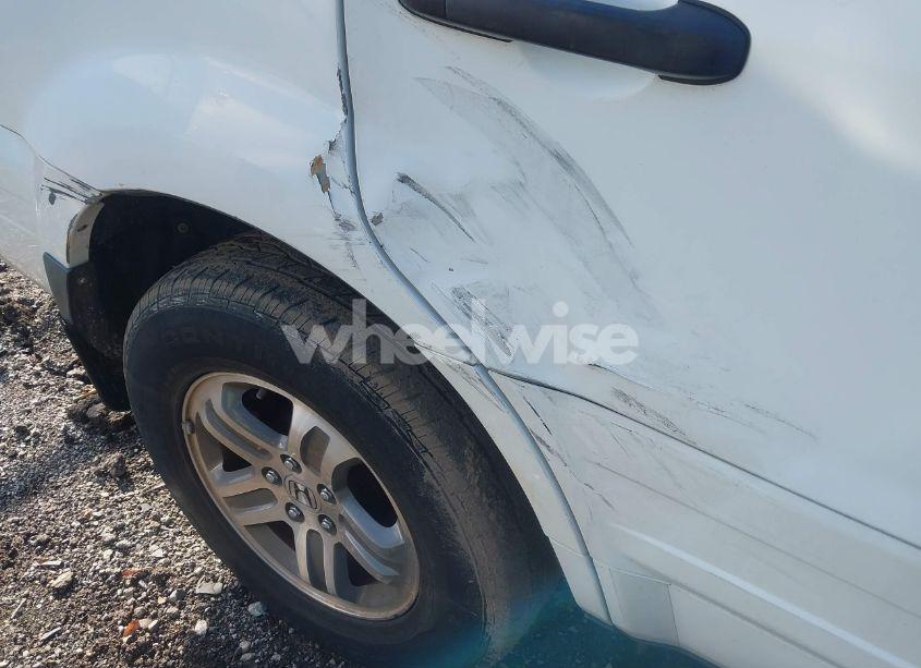 Photo 19 of 2005 Honda Pilot EX-L (VIN 5FNYF18575B043377)