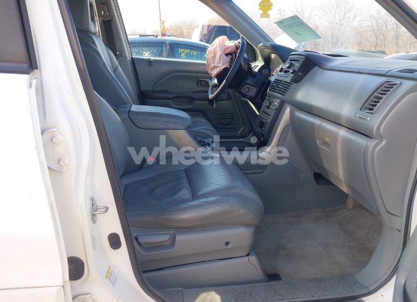 Photo 5 of 2005 Honda Pilot EX-L (VIN 5FNYF18575B043377)