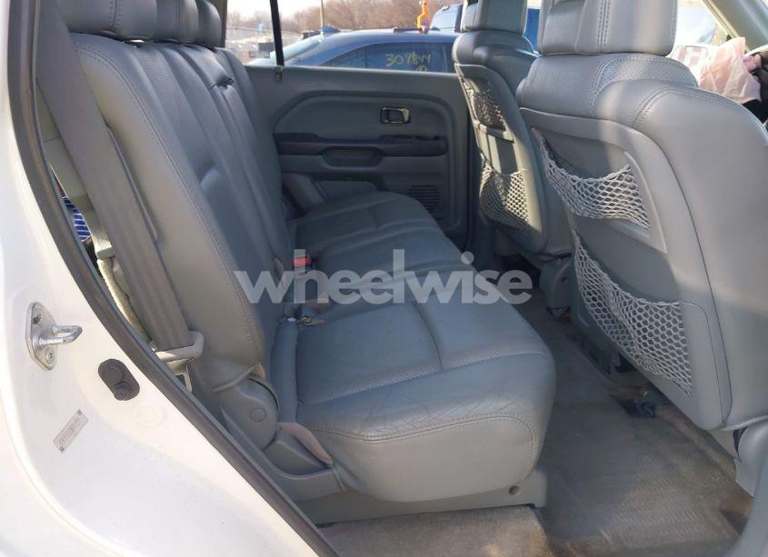 Photo 8 of 2005 Honda Pilot EX-L (VIN 5FNYF18575B043377)