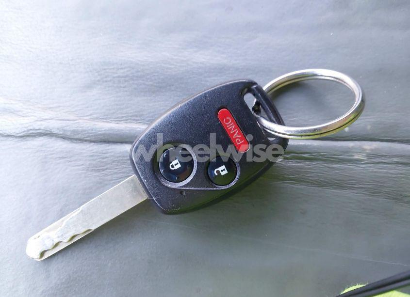 Photo 11 of 2005 Honda Pilot EX-L (VIN 5FNYF18585B002529)