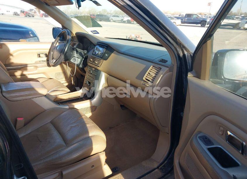 Photo 5 of 2005 Honda Pilot EX-L (VIN 5FNYF18585B012638)