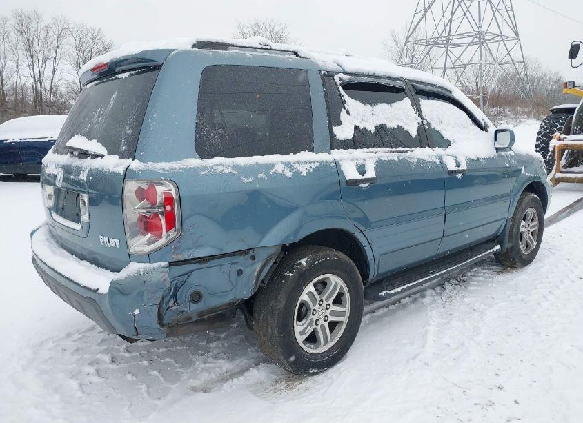 Photo 4 of 2005 Honda Pilot EX-L (VIN 5FNYF18585B045428)