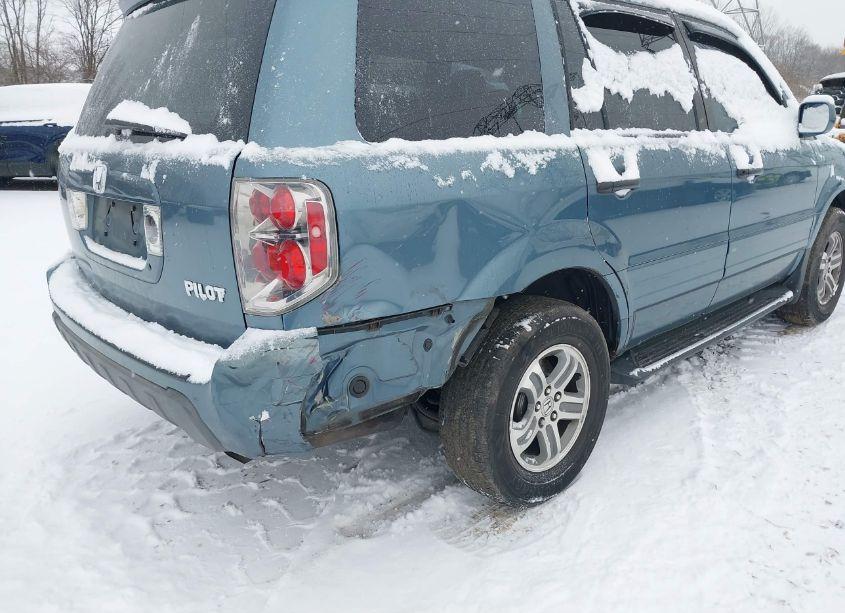 Photo 6 of 2005 Honda Pilot EX-L (VIN 5FNYF18585B045428)