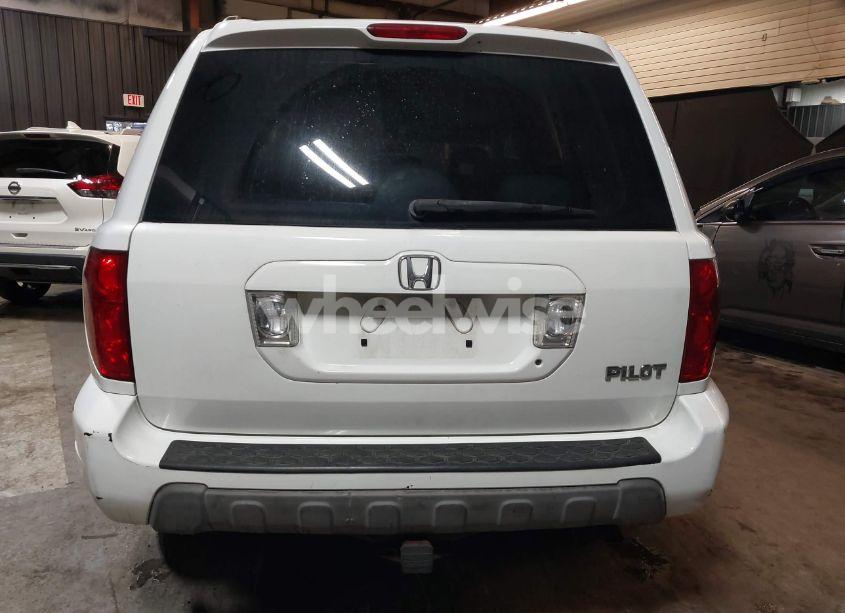 Photo 15 of 2005 Honda Pilot EX-L (VIN 5FNYF18585B057899)