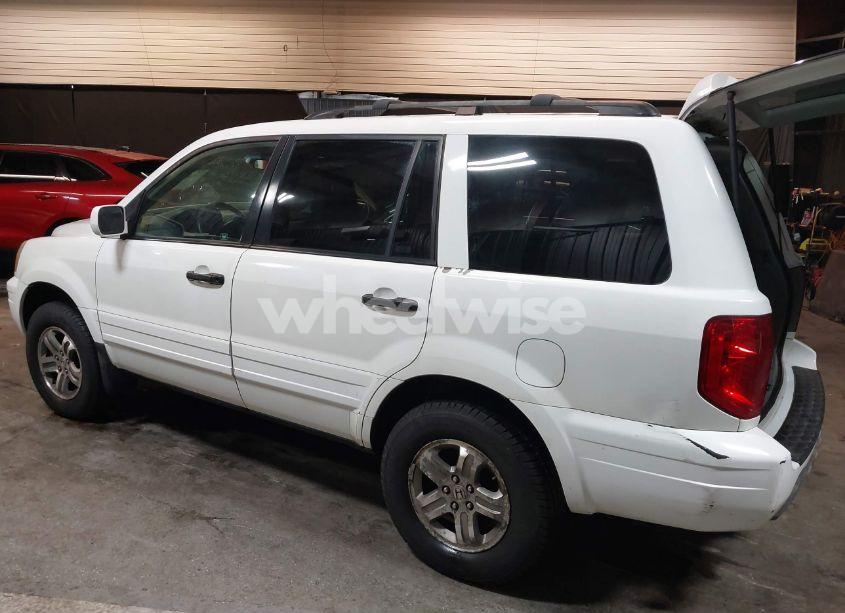 Photo 3 of 2005 Honda Pilot EX-L (VIN 5FNYF18585B057899)