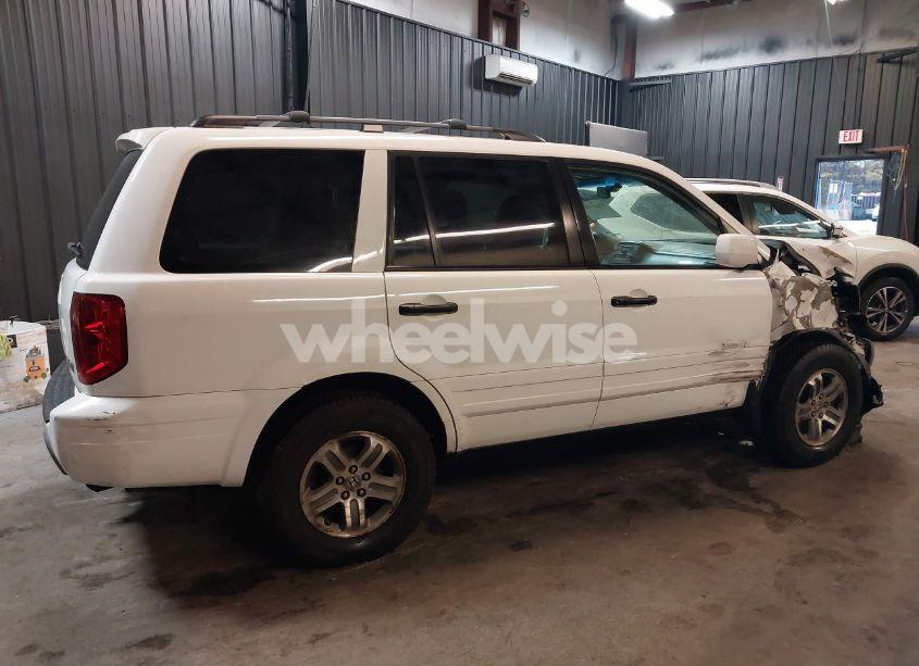 Photo 4 of 2005 Honda Pilot EX-L (VIN 5FNYF18585B057899)